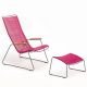 Chaise longue coloris fuchsia avec repose-pieds CLICK Houe